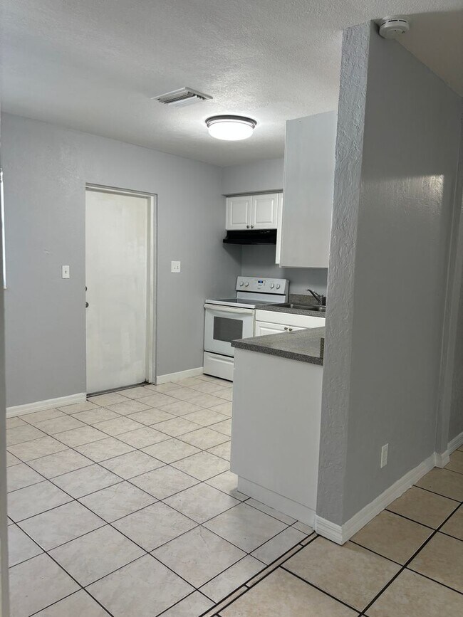Foto del edificio - Charming 3/1 Home in Historic Kenwood, Dow...