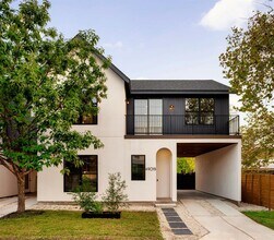 Building Photo - 4901 Gladeview Dr