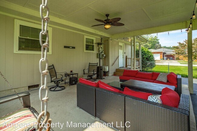 Building Photo - 3 br, 1.5 bath House - 3609 Maiden Dr