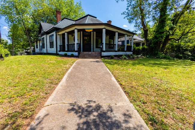 Building Photo - 652 Boulevard SE