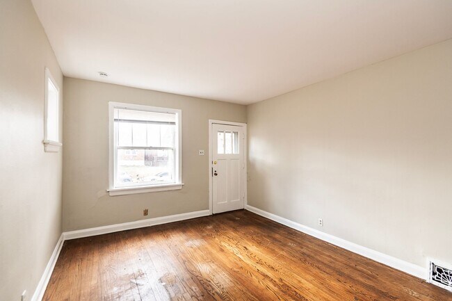 Building Photo - 3943 Keokuk St