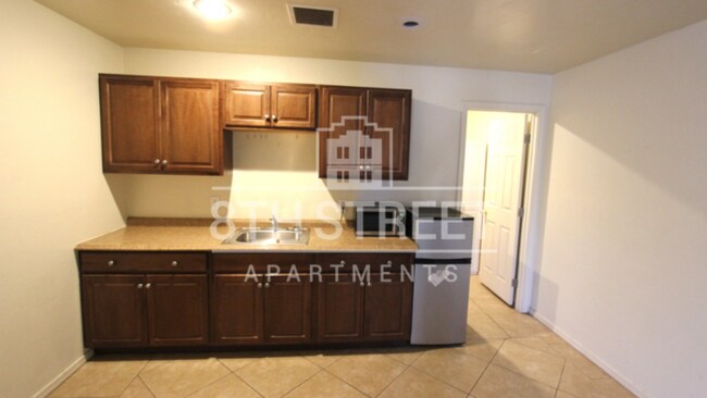 Foto del edificio - 3333 W 8th St