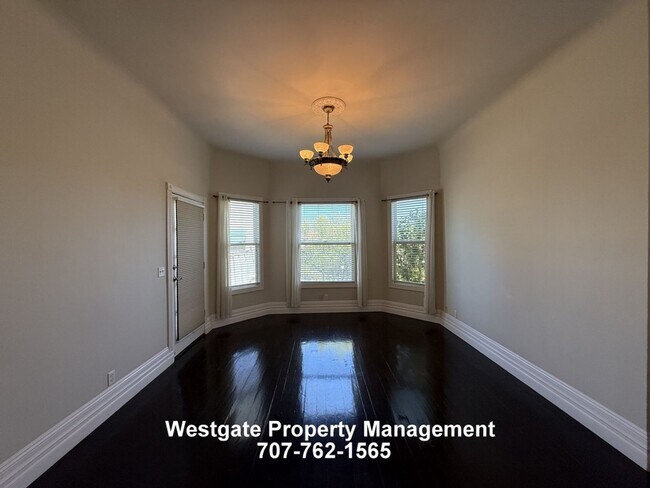 Foto del edificio - 728 Petaluma Blvd S