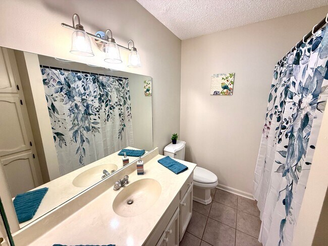 Foto del edificio - Spacious 3BR/2BA in Brookhollow – All Appliances Included