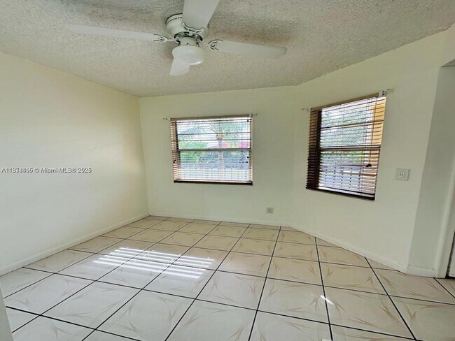 Building Photo - 1351 SW 125th Ave