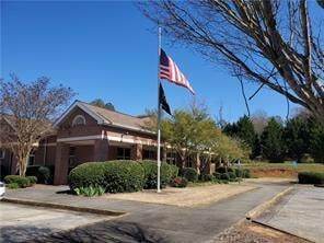 Building Photo - 747 Calvine Rd