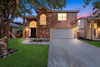 Building Photo - 4902 Crestwood Hill Dr