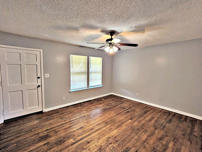 Building Photo - HOUSE FOR RENT - DECATUR