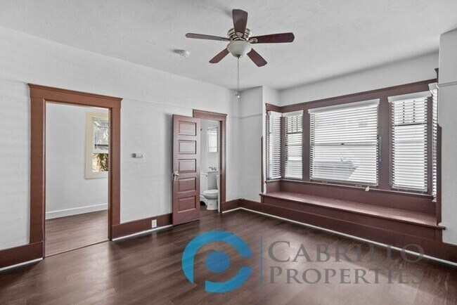 Foto del edificio - 2203 Broadway