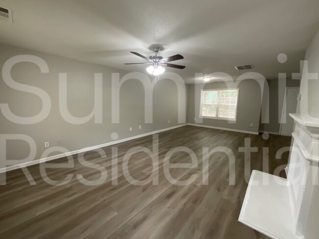 Building Photo - 7189 Ravenwood Ln