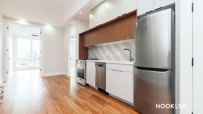 Foto del edificio - 250 Lenox Rd