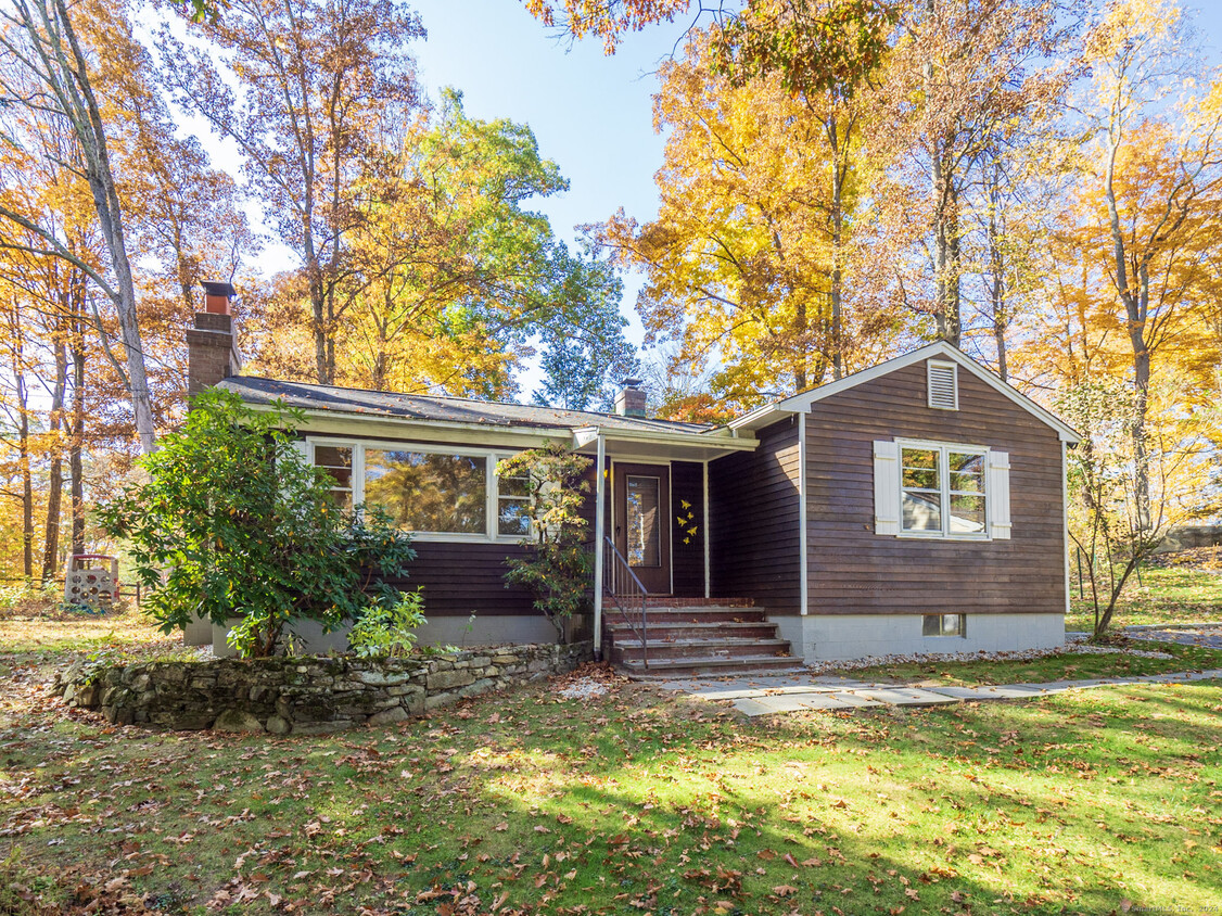 Primary Photo - 27 Woodland Way