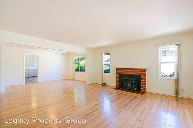 Foto del edificio - 2 br, 1.5 bath House - 528 Anza Street