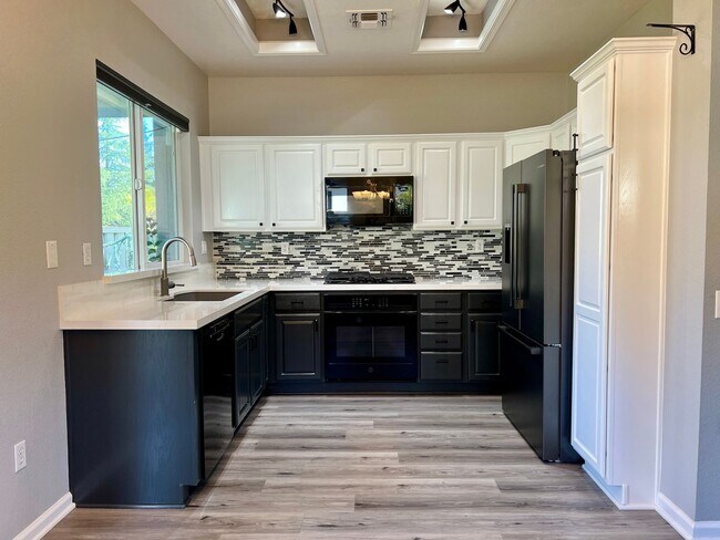 Building Photo - Gorgeous Sun City Lincoln Home