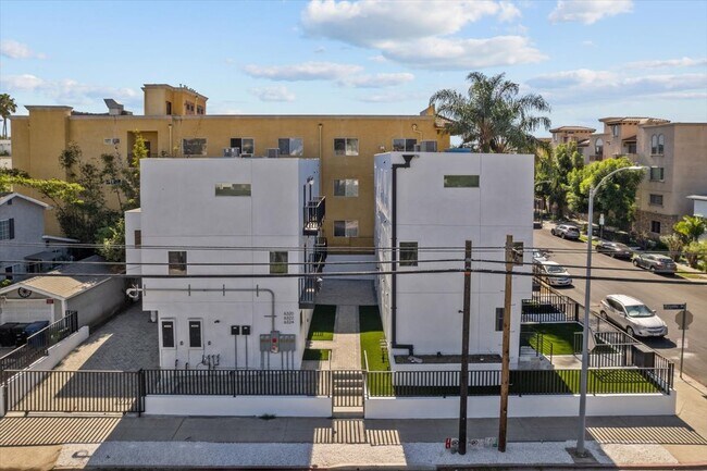 Foto del edificio - 860 N Hudson Ave
