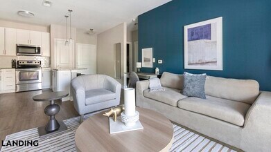 Building Photo - 215 Hunters Lk Wy