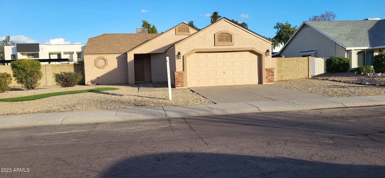 Primary Photo - 15025 N 60th Dr