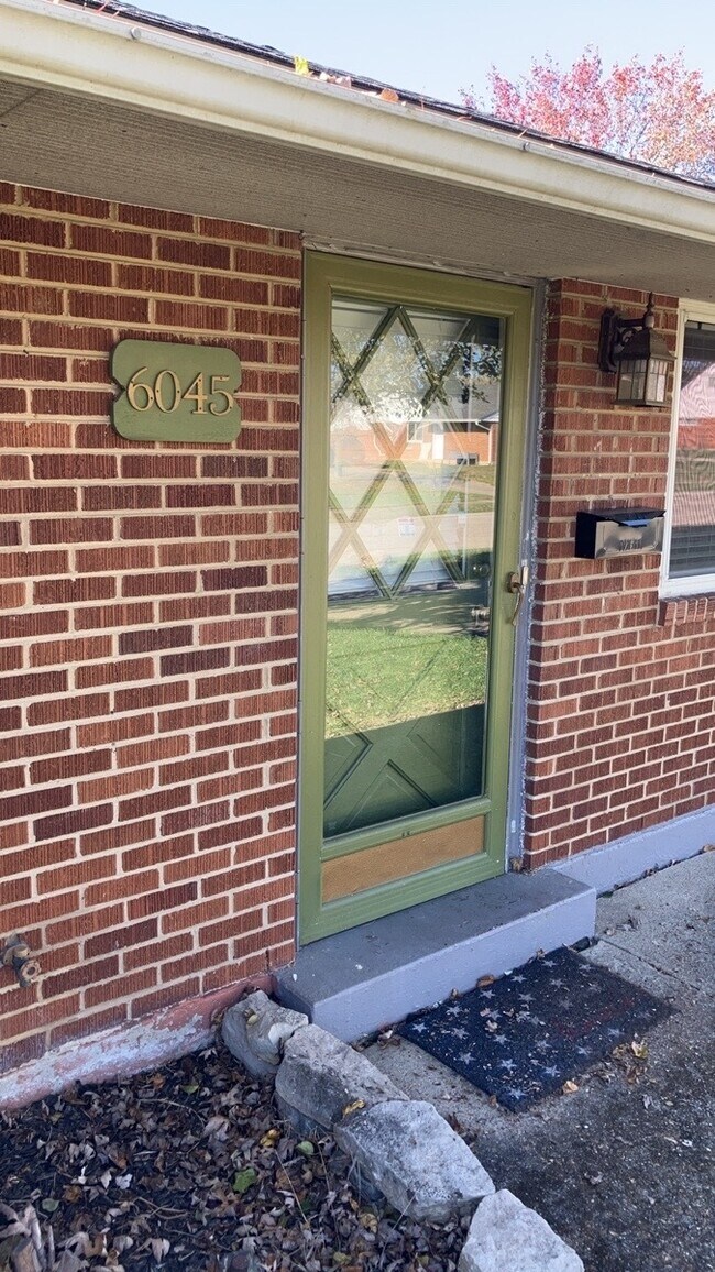 Foto del edificio - 6045 Ansbury Dr