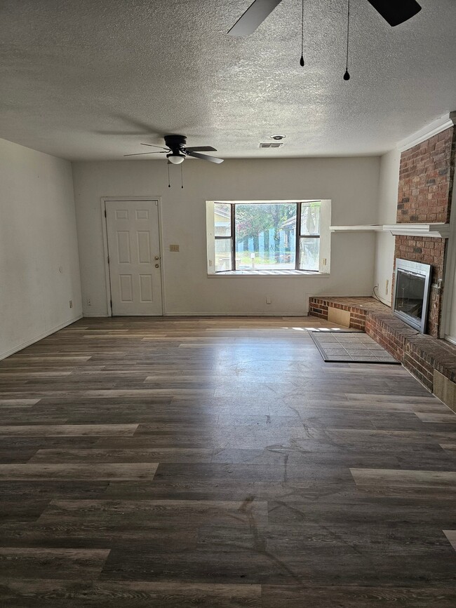 Building Photo - 531 N Pottenger Ave