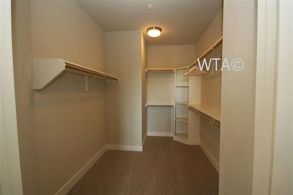 Building Photo - 701 N Vista Ridge Blvd