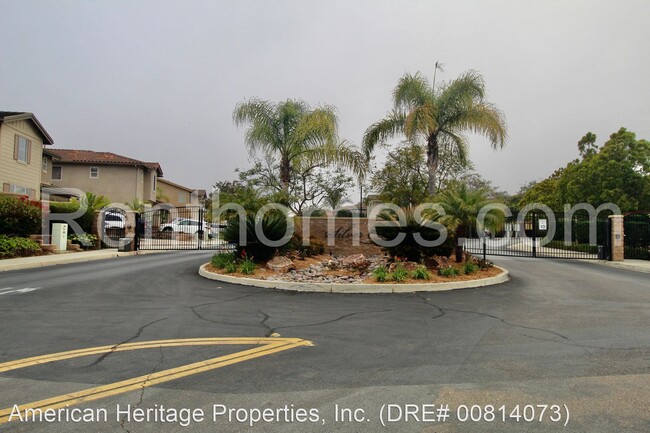 Building Photo - 4 br, 3 bath House - 685 Saddleback Way