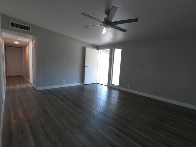 Foto del edificio - SINGLE-STORY HOME | NEWLY RENOVATED | SAHARA & EASTERN | CENTRAL LAS VEGAS