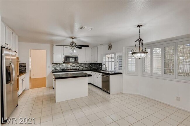 Foto del edificio - 2036 Shadow Brook Way