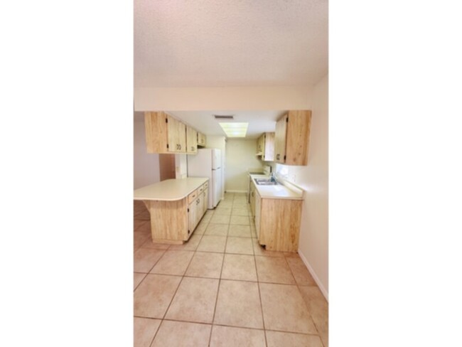 Building Photo - 2 Bedroom/2 Bath Condo! SW Cape Coral