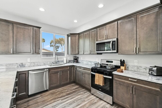 Foto del edificio - Coastal 3-Bedroom 2-Bathroom House with Hu...