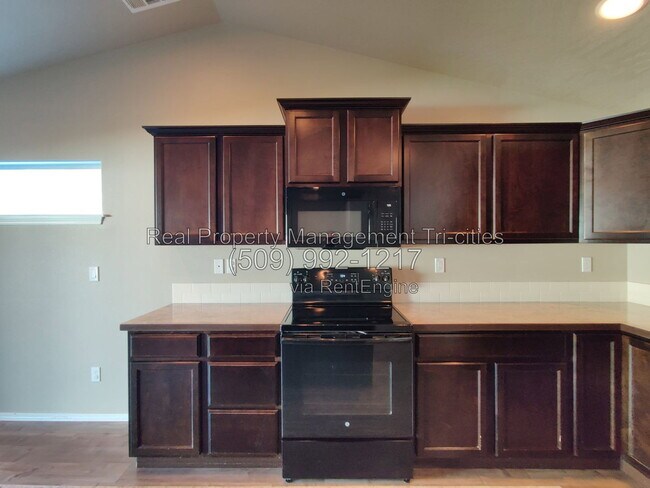 Building Photo - 2933 Bellerive Dr