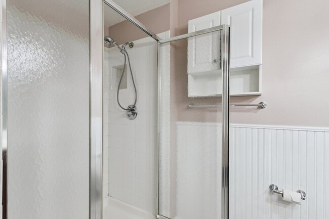 Building Photo - Beautiful 2 Bedroom