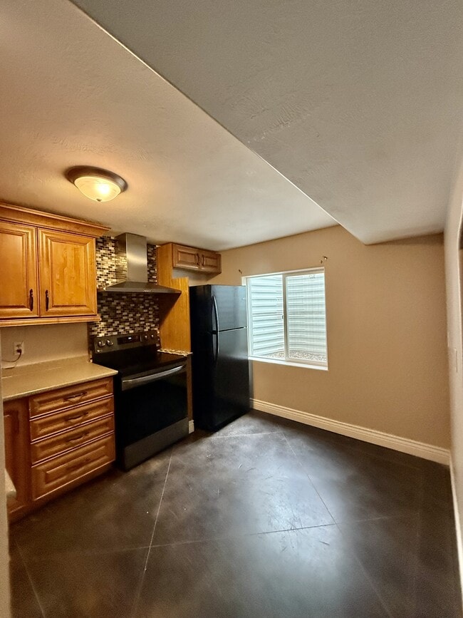Photo - 4427 Lago Grande Dr (Salt Lake City, UT) House