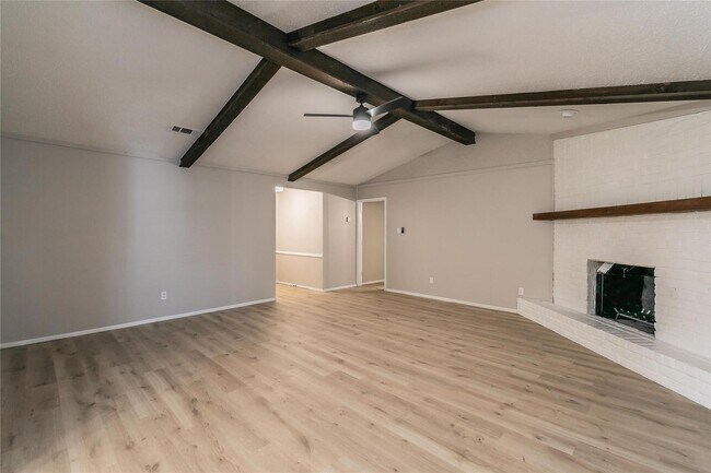 Building Photo - 5421 Manor Ln