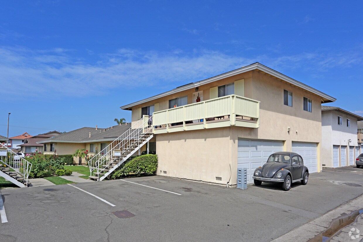 Foto del edificio - 16682 Bartlett Ln