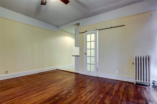 Building Photo - 414 61st St