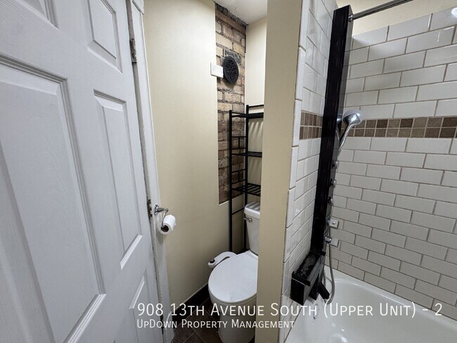 Foto del edificio - 908 13th Ave S