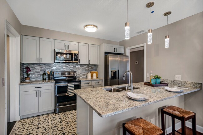 Foto del edificio - 5841 Cherry Laurel Dr