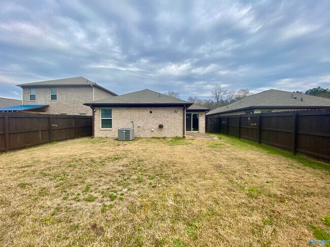 Foto del edificio - 171 Winstead Cir