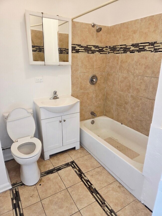 Foto del edificio - 1133 E 81st St