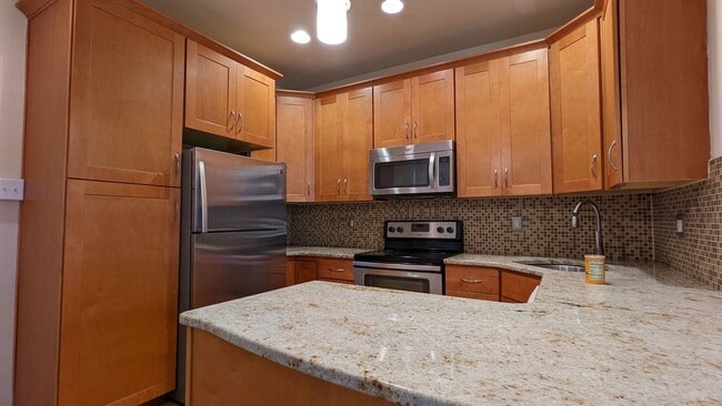 Foto del edificio - Beautiful East Falls Home Available NOW!!!