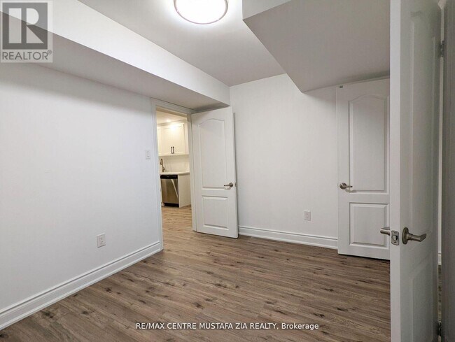 Building Photo - 359 Emmett Landing