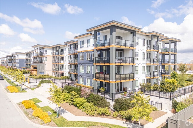 Peregrine North & South In Tsawwassen Shores