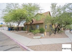 Building Photo - 2381 N 4th Ave