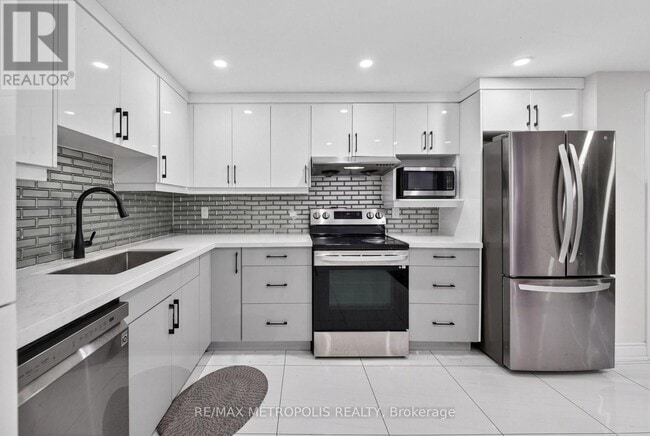 Building Photo - 6 Madoc Dr