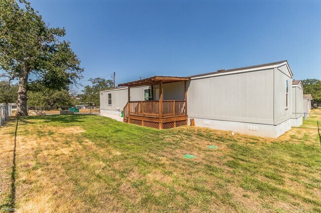 Building Photo - 3 br, 2 bath Mobile Home - 108 East Castle...