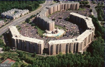 Building Photo - 8370 Greensboro Dr
