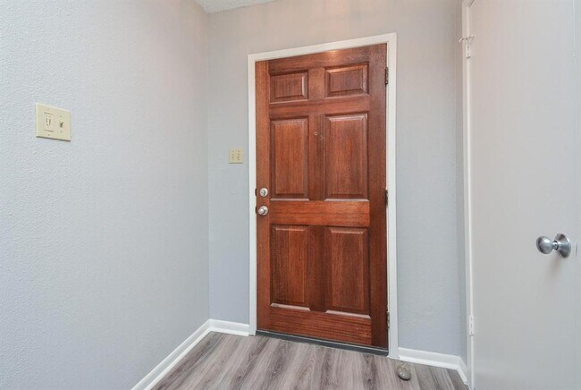 Building Photo - 3911 Issacks Way