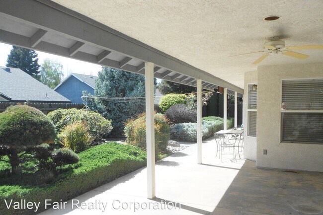 Foto del edificio - 4 br, 2 bath House - 1732 BRADLEY ESTATES ...