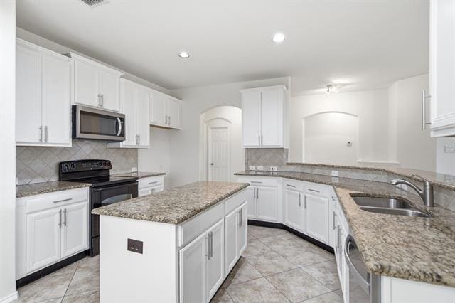 Building Photo - 15636 Gatehouse Dr