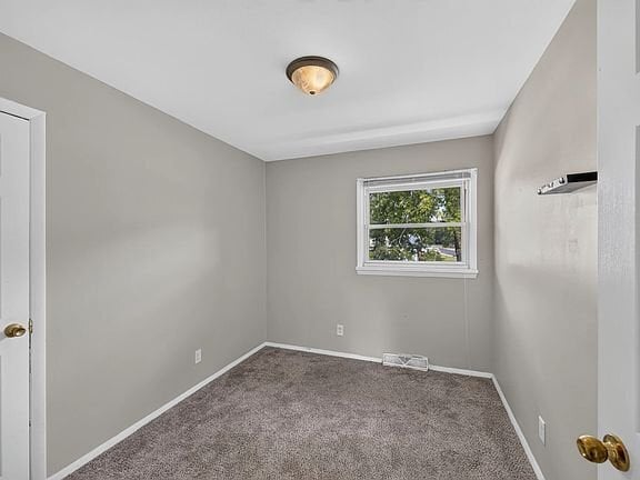 Building Photo - 126 Oaklawn Ave